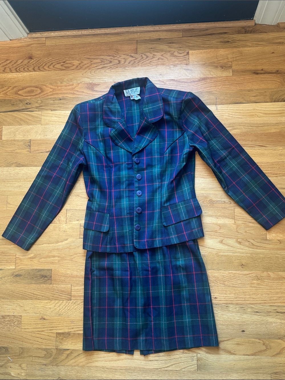 Vintage La Belle Tartan Plaid Skirt Suit Set USA Made 11
